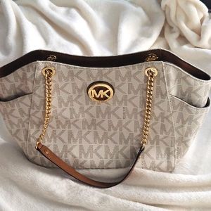 Michael Kors purse